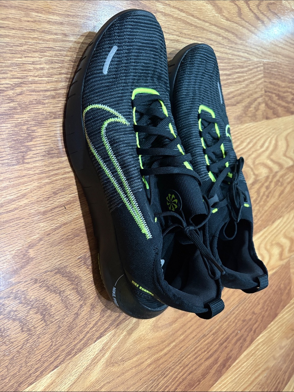 Nike Men's Black Knit Running Shoes with Neon Yellow Accents